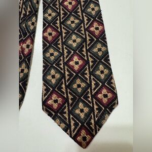 Arrow Black and Gold Patterned Tie